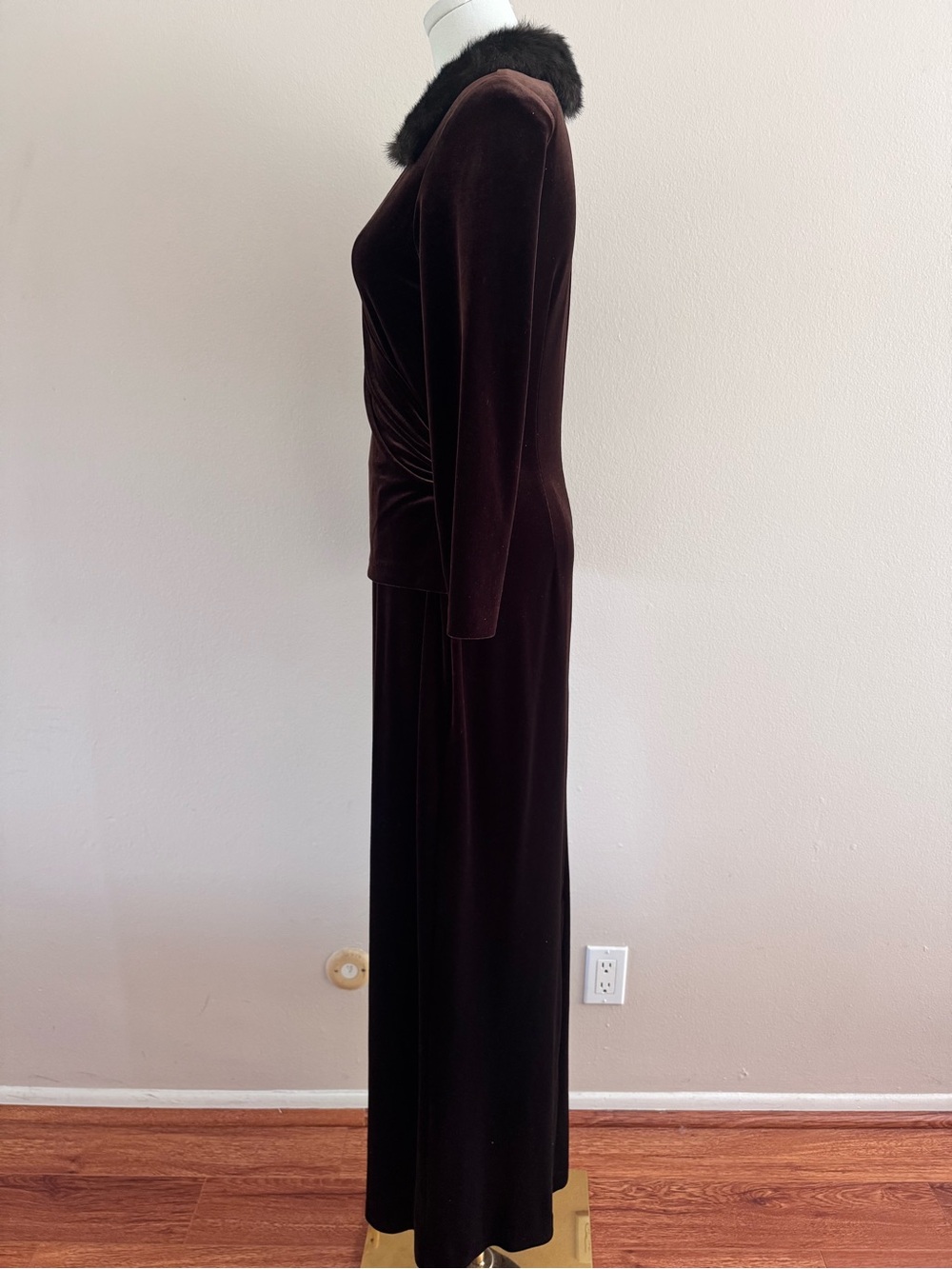 Vintage Patra Brown Velvet Long Sleeve Dress with Fur Collar - Picture 5 of 9